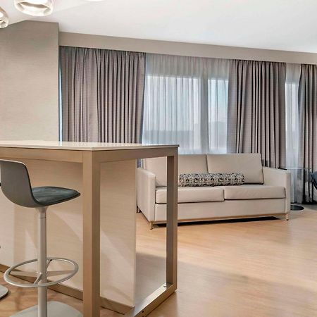 Radisson Plaza Hotel And Suites קלמזו מראה חיצוני תמונה