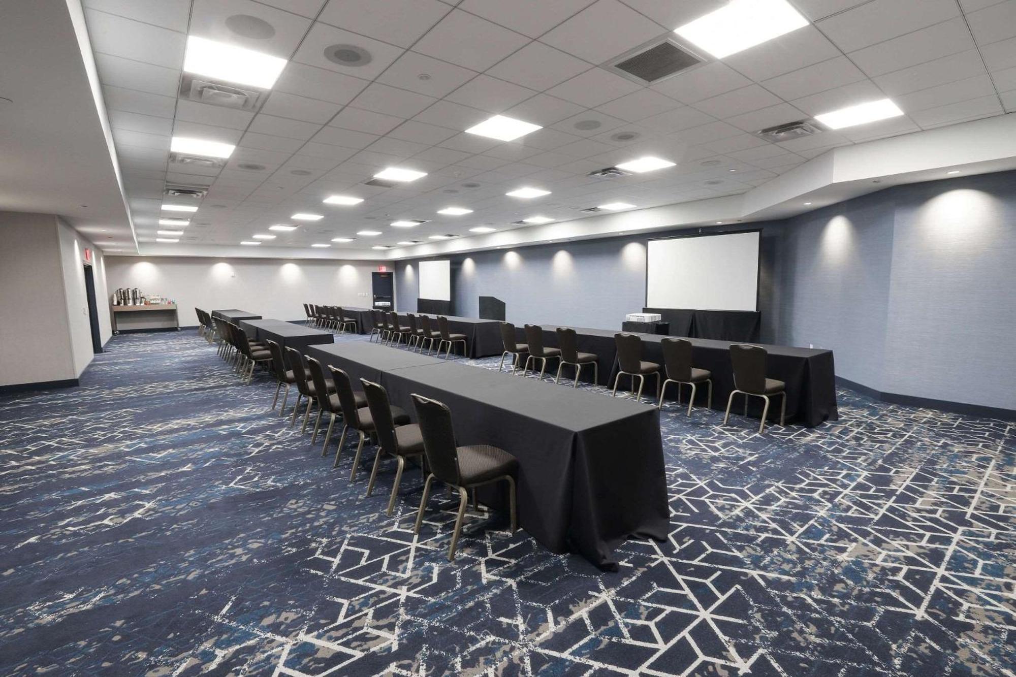 Radisson Plaza Hotel And Suites קלמזו מראה חיצוני תמונה