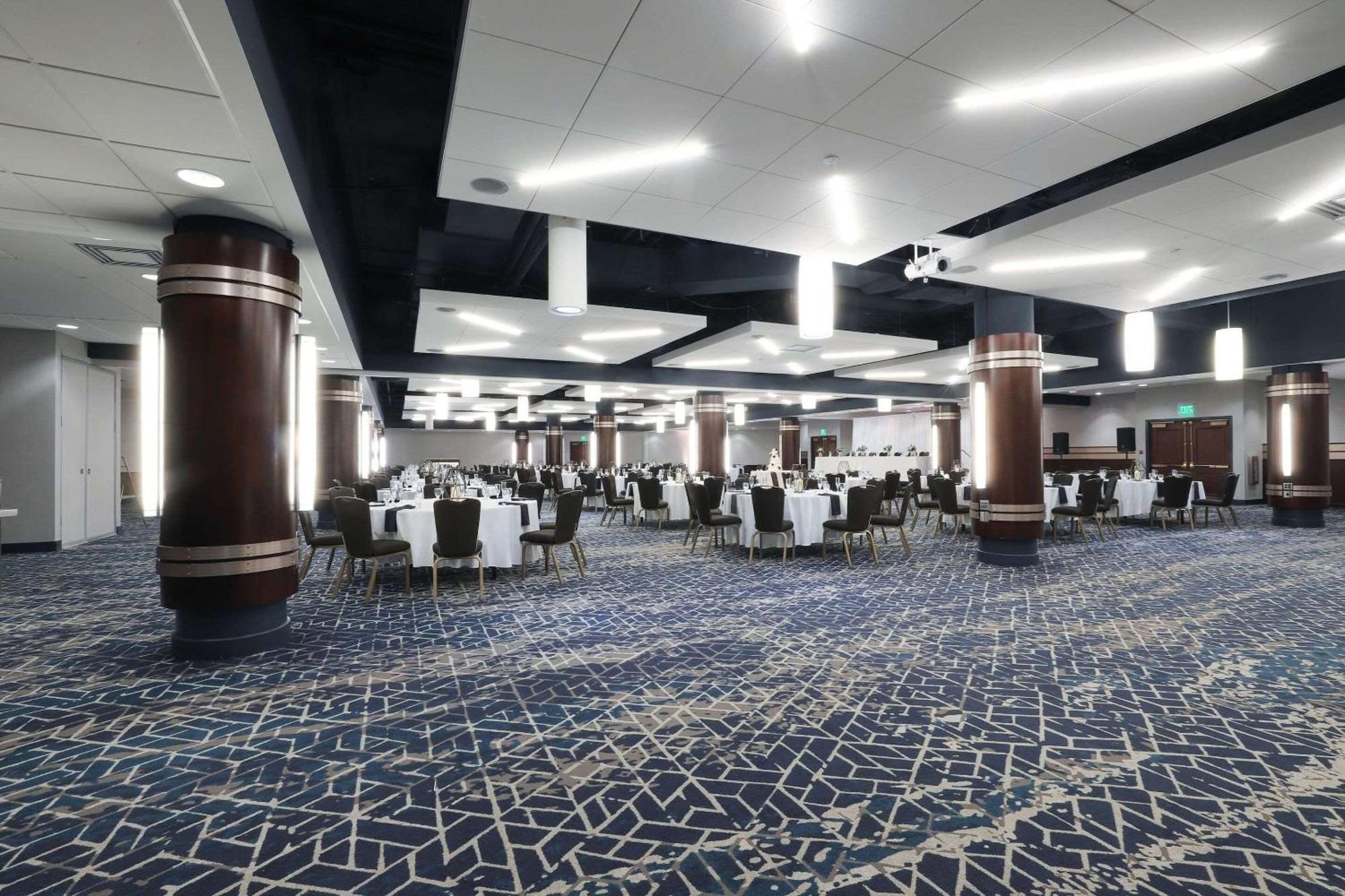 Radisson Plaza Hotel And Suites קלמזו מראה חיצוני תמונה