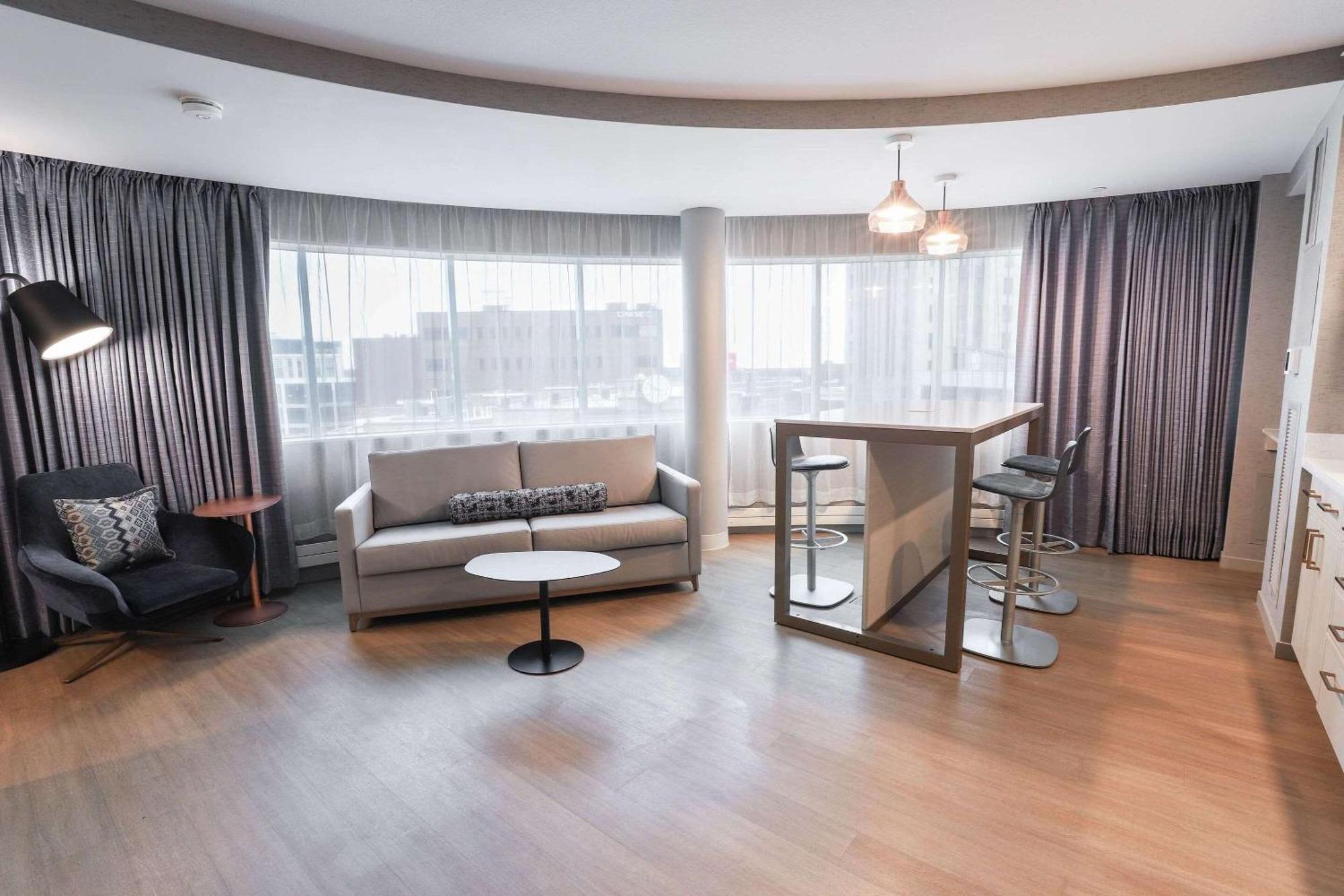Radisson Plaza Hotel And Suites קלמזו מראה חיצוני תמונה