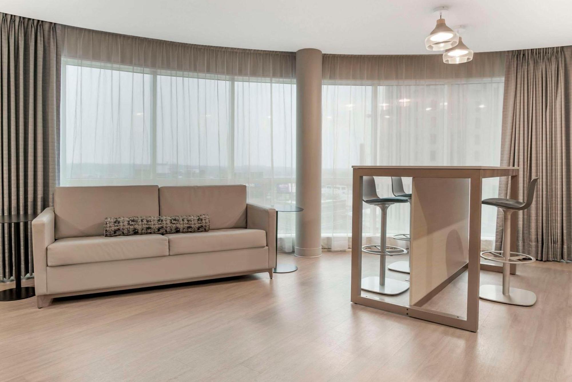 Radisson Plaza Hotel And Suites קלמזו מראה חיצוני תמונה