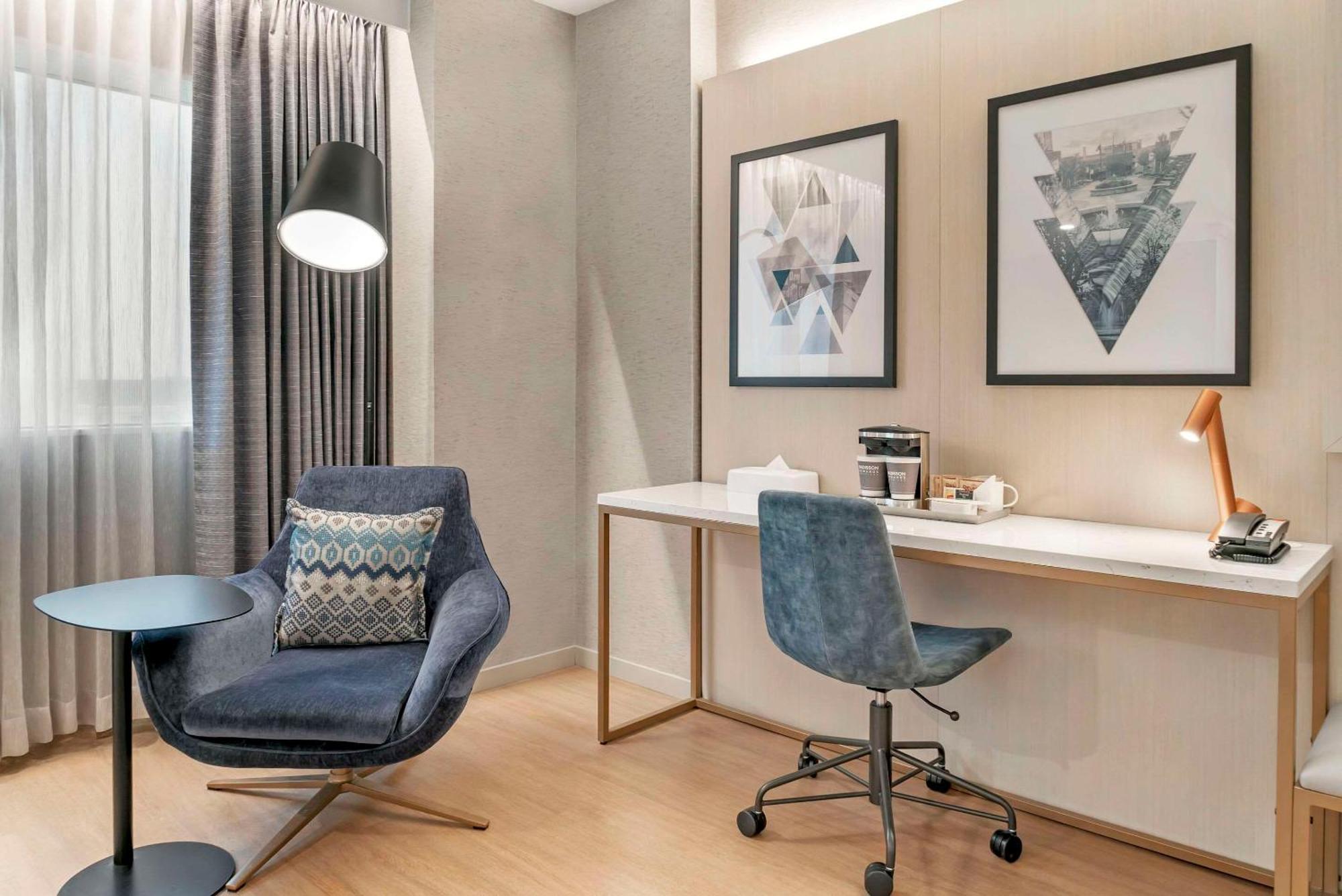 Radisson Plaza Hotel And Suites קלמזו מראה חיצוני תמונה