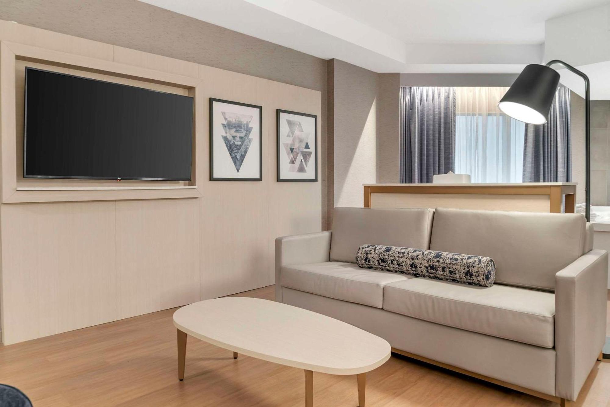 Radisson Plaza Hotel And Suites קלמזו מראה חיצוני תמונה