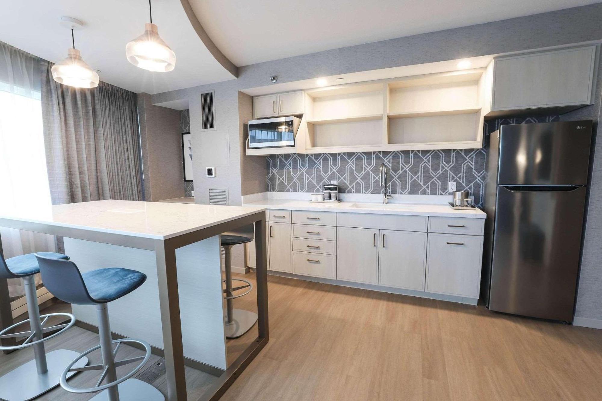 Radisson Plaza Hotel And Suites קלמזו מראה חיצוני תמונה
