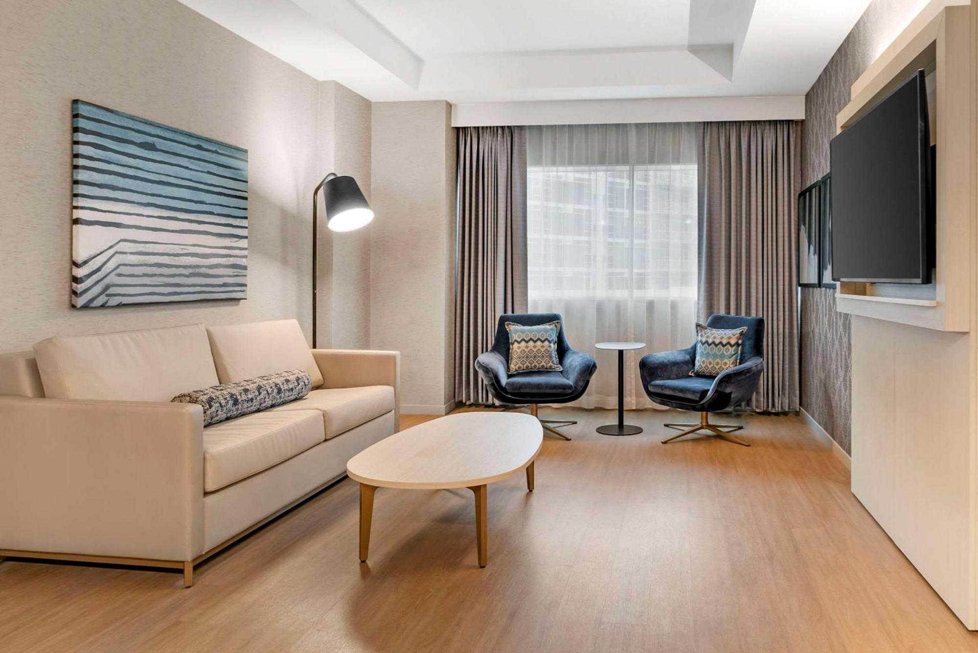 Radisson Plaza Hotel And Suites קלמזו מראה חיצוני תמונה