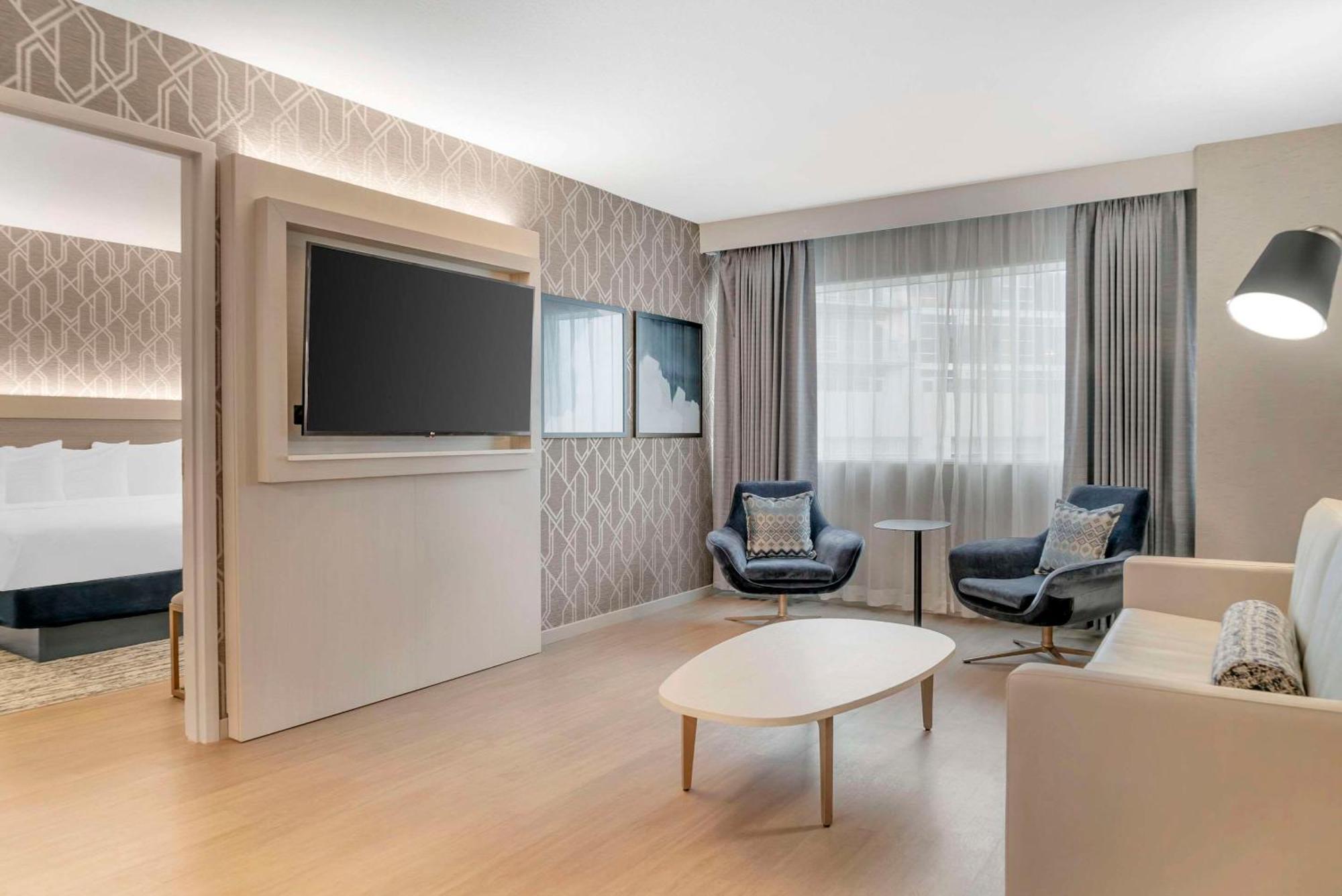 Radisson Plaza Hotel And Suites קלמזו מראה חיצוני תמונה