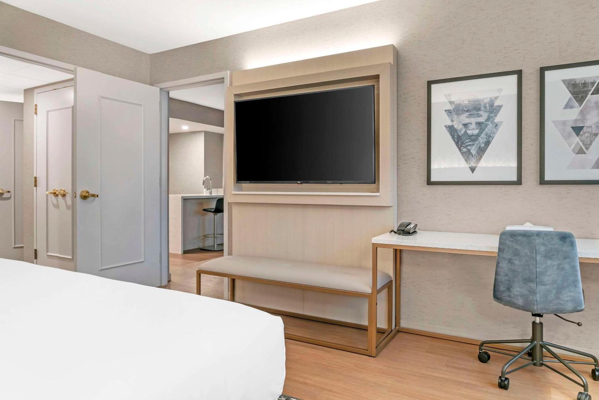 Radisson Plaza Hotel And Suites קלמזו מראה חיצוני תמונה